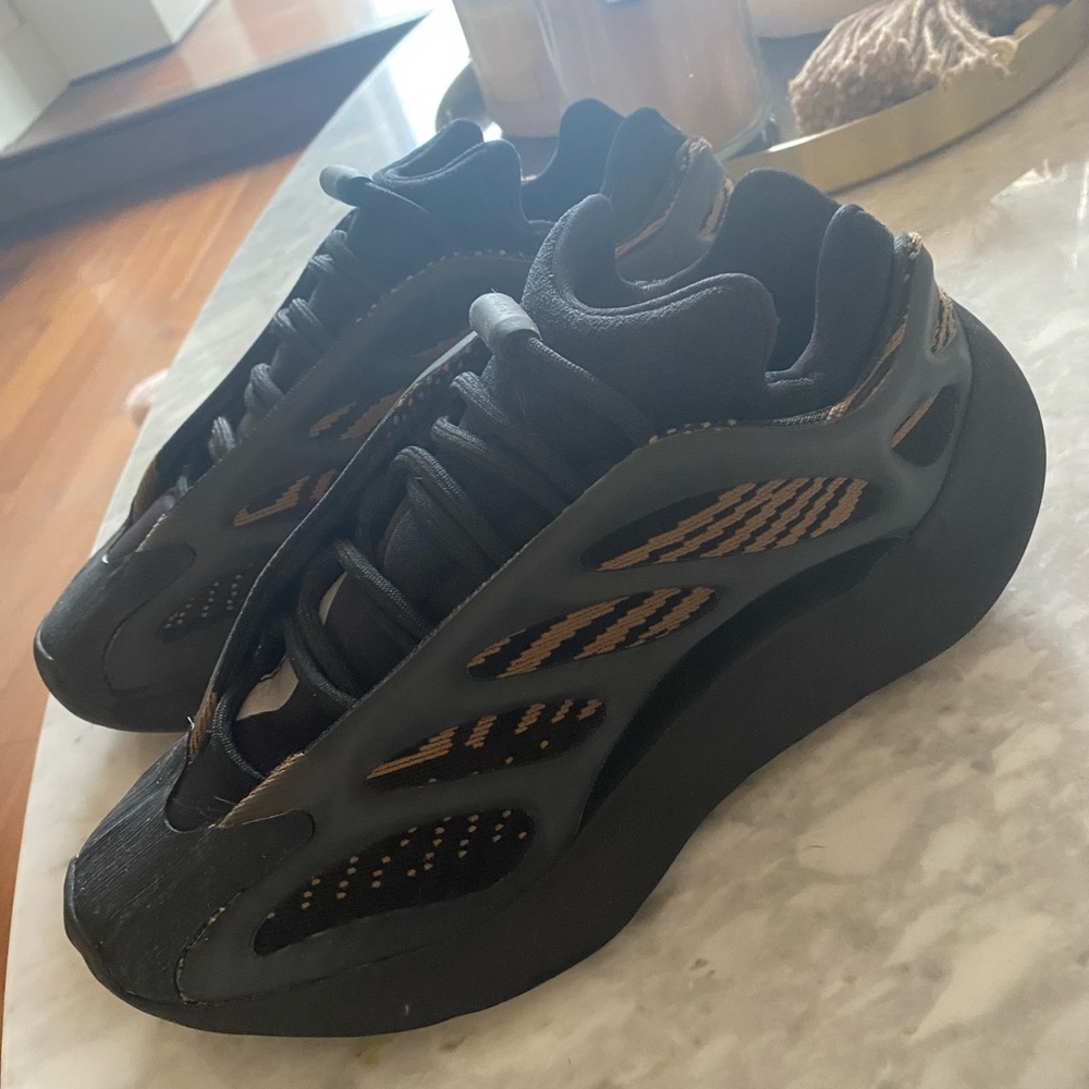 Yeezy 700 v3 clay brown